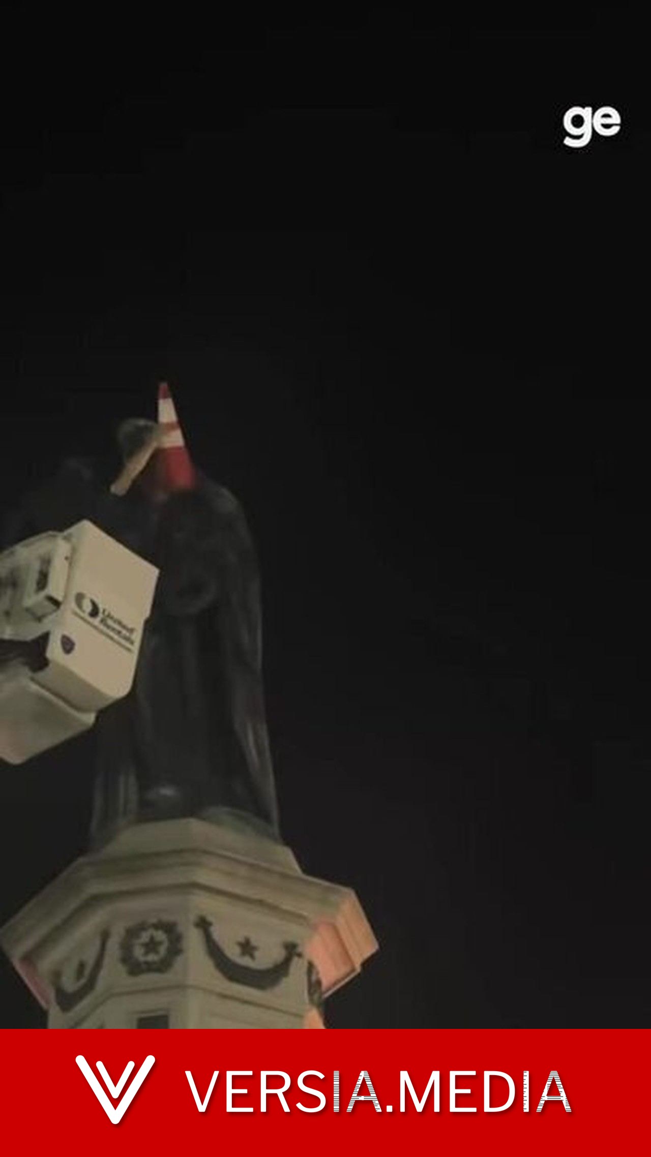 Escoceses levam para Boston tradição de colocar cones de trânsito em estátuas; entenda