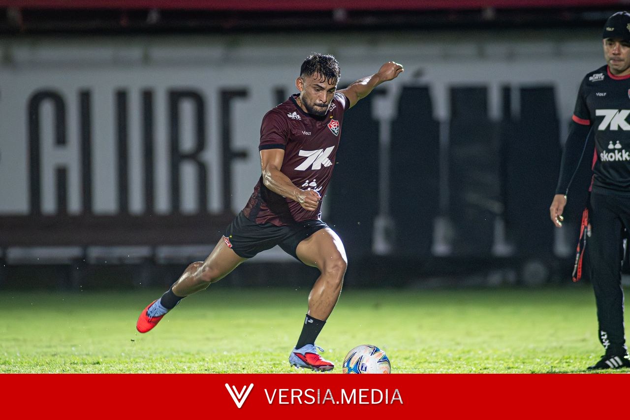 Vitória negocia empréstimo do volante Ronald ao Criciúma