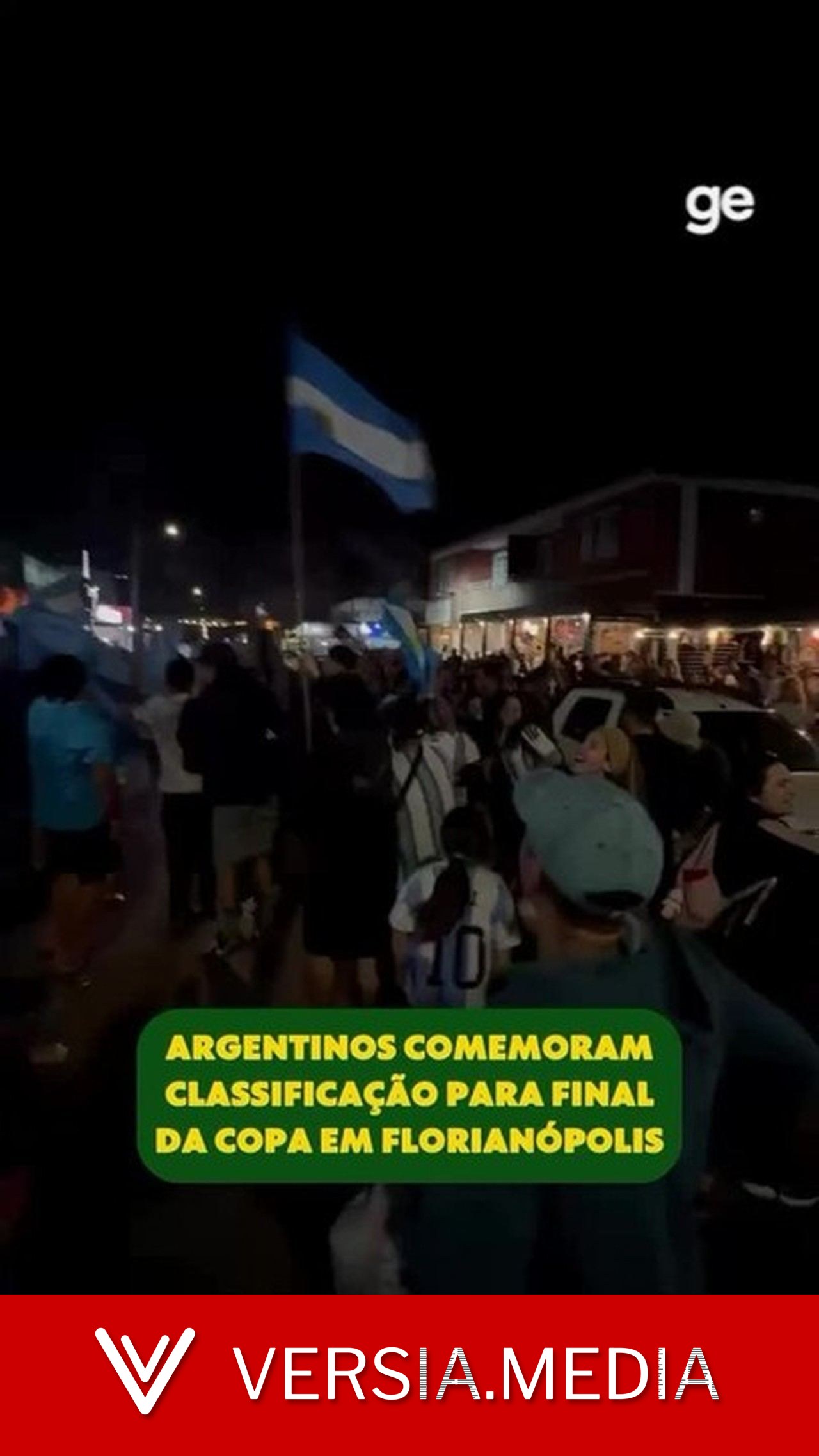 Torcedores fazem festa em praia mais argentina do Brasil após classificação; veja vídeo