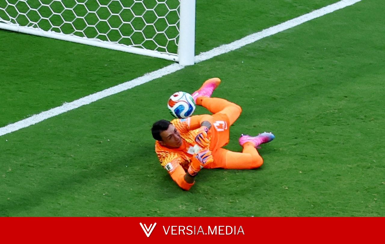 Muslera falha feio, e Espanha marca sobre o Uruguai; veja vídeo