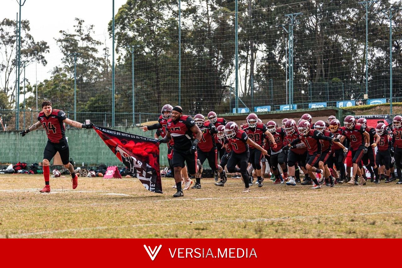 Istepôs estreia na SuperLiga de Futebol Americano contra o Coritiba Crocodiles