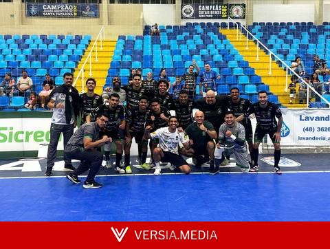 Pouso Redondo vira sobre Tubarão e empata na liderança da Série Ouro de Futsal