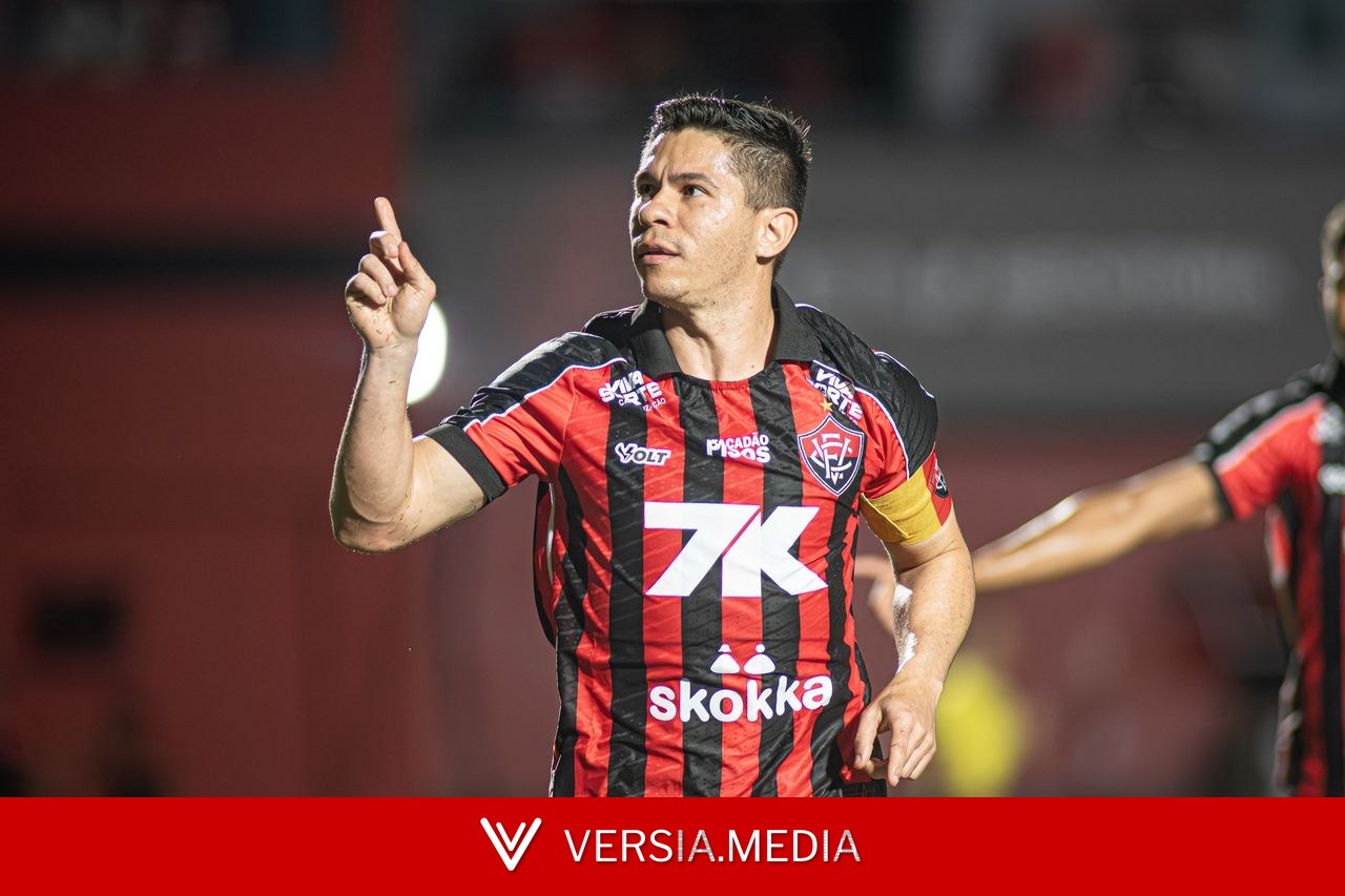 Osvaldo adia aposentadoria e renova contrato com o Vitória