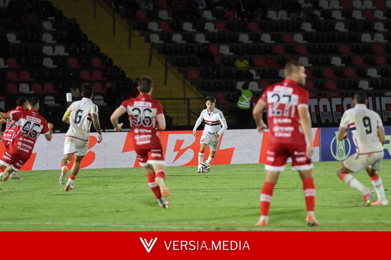 Tencati valoriza volume ofensivo, mas aponta falta de precisão após derrota do Botafogo-SP