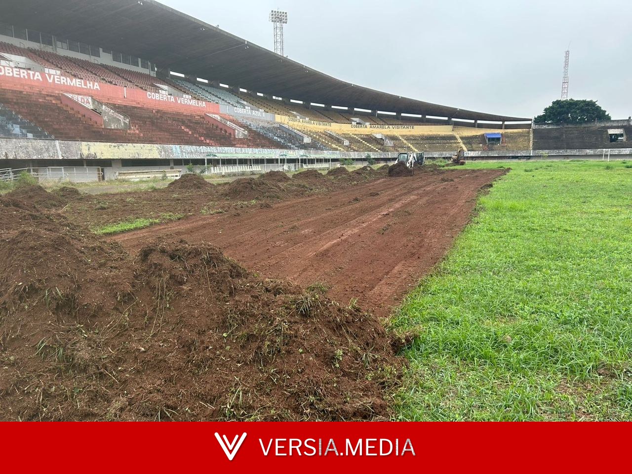 Rumo à reabertura: Morenão começa a trocar o gramado