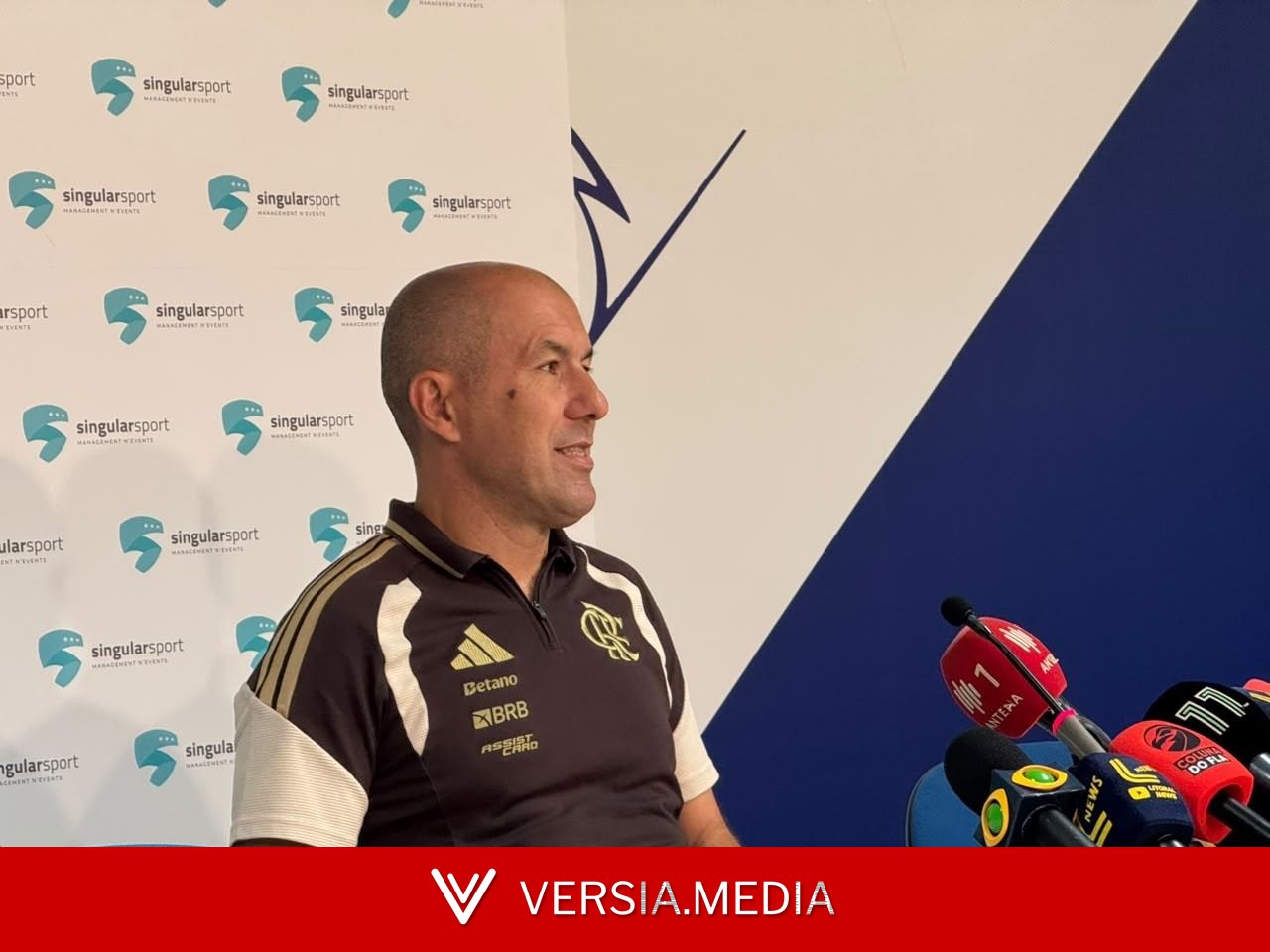Leonardo Jardim elogia Flamengo contra o Benfica e explica confusão: 