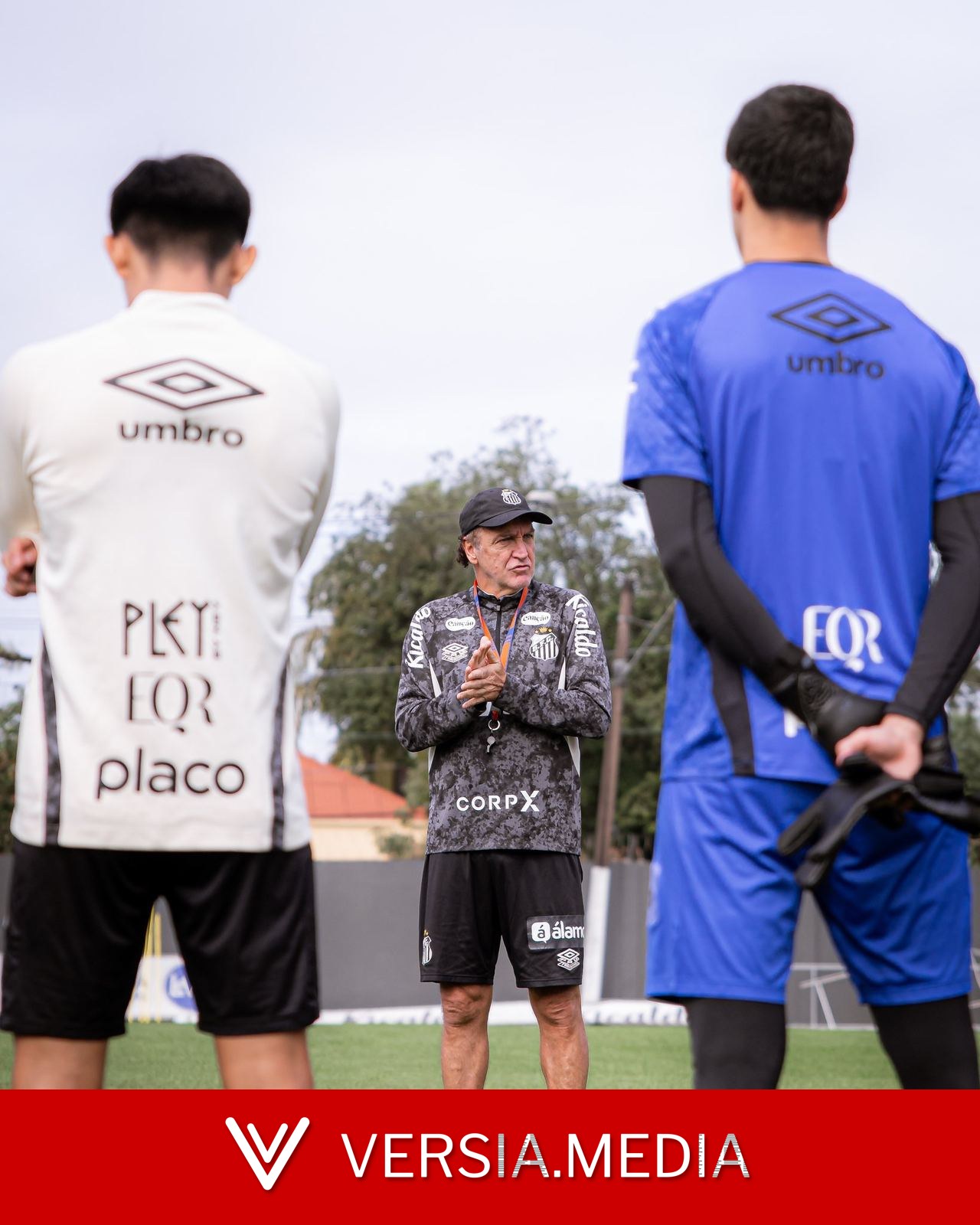 Trabalhos táticos e variações: como Cuca deve avançar na preparação do Santos nesta semana