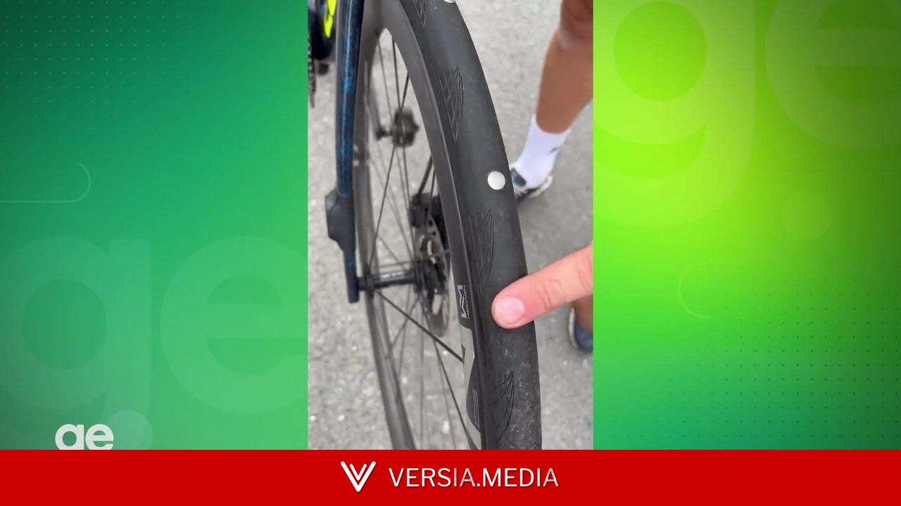 Ciclista fica a centímetros de queda em penhasco durante o Tour de France; vídeo