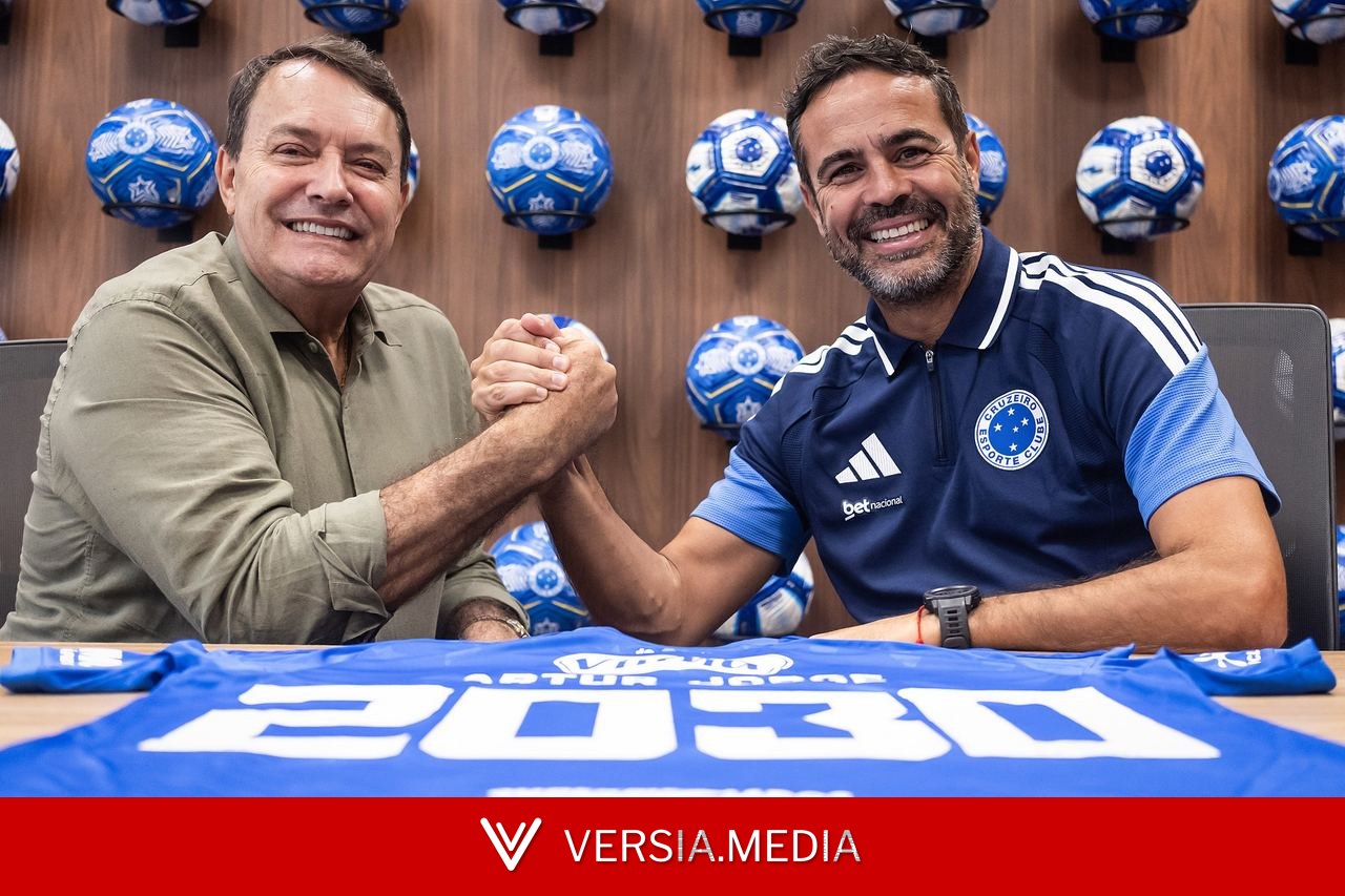 Dono do Cruzeiro justifica vendas de titulares, fala das chegadas e avalia elenco