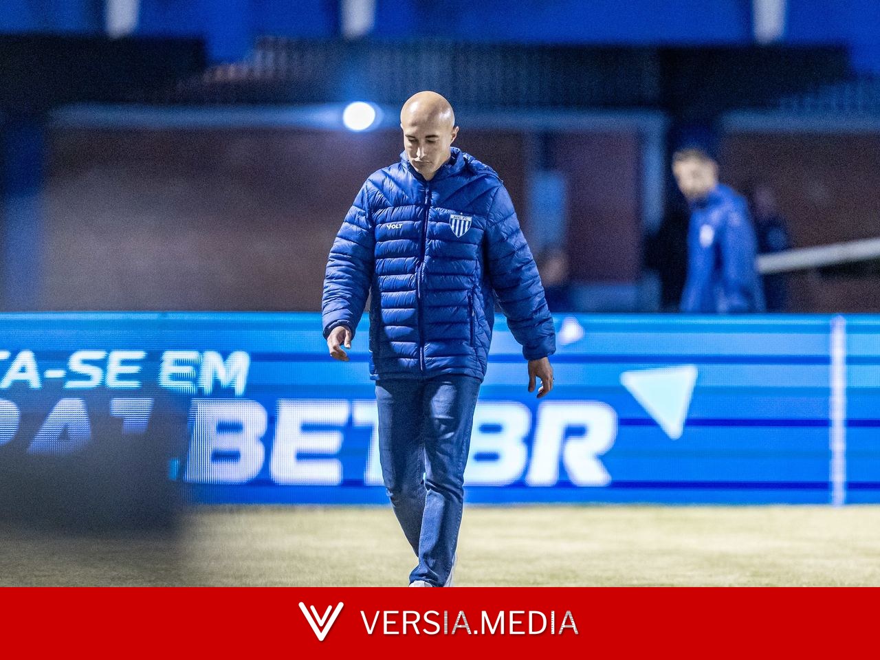Avaí demite técnico Cauan de Almeida após derrota na Série B